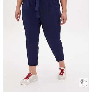 TORRID SIZE 5 NAVY CREPE SELF TIE TAPERED PANT